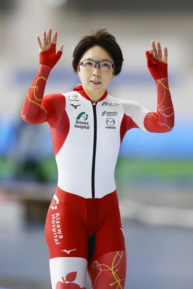 女子５００メートルで優勝した小平奈緒＝ＹＳアリーナ八戸（代表撮影）