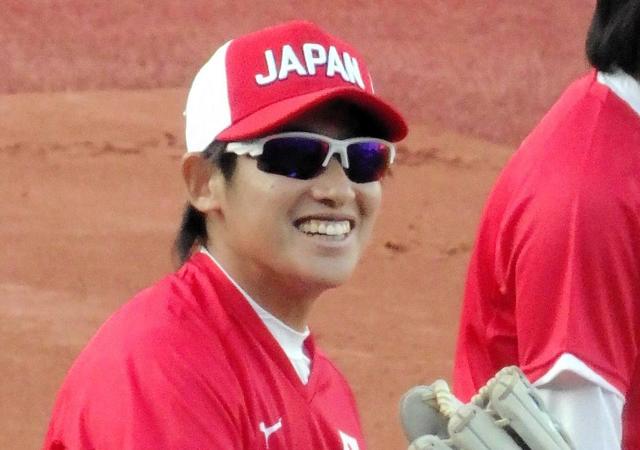 ソフトボールの日本代表・浜村　大先輩・上野から練習法を伝授