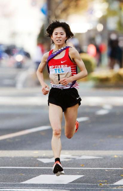 日本郵政グループが２連覇　東京五輪マラソン代表・鈴木が快走
