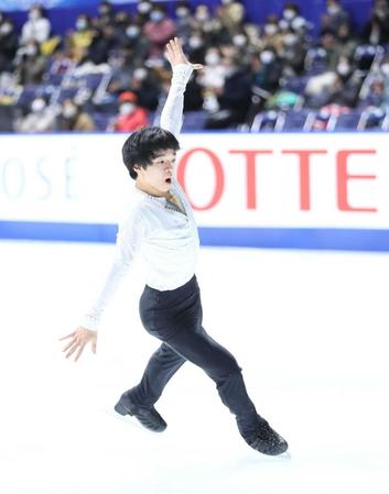 　男子ＳＰ首位発進の鍵山優真（代表撮影）