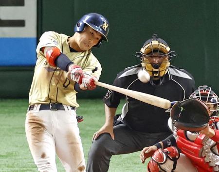 　ホンダ鈴鹿-ＮＴＴ西日本　７回表ＮＴＴ西日本１死一塁、藤井が２ランを放つ＝東京ドーム