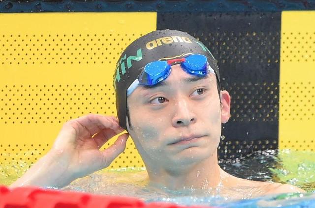 入江陵介、萩野公介が決勝進出　男子１００メートル背泳ぎ