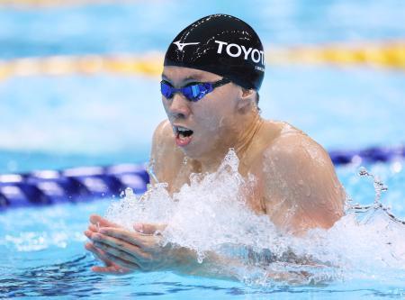　男子２００メートル平泳ぎ決勝　２分７秒０８で２連覇した渡辺一平＝東京アクアティクスセンター