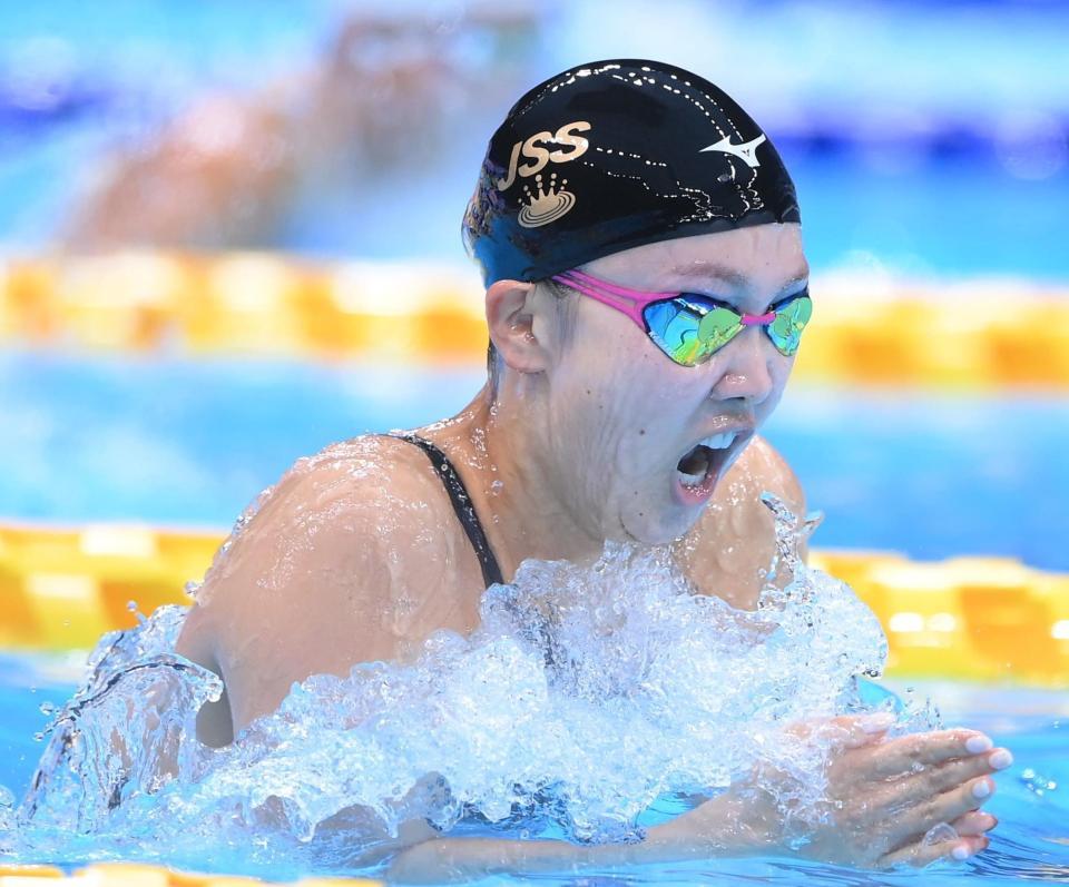 女子２００メートル平泳ぎ予選　全体トップで決勝に進出した渡部香生子（撮影・堀内翔）