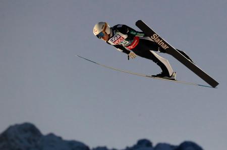　ノルディックスキー・ジャンプ男子のフライング世界選手権、佐藤幸椰の３回目のジャンプ＝１２日、プラニツァ（ＡＰ＝共同）