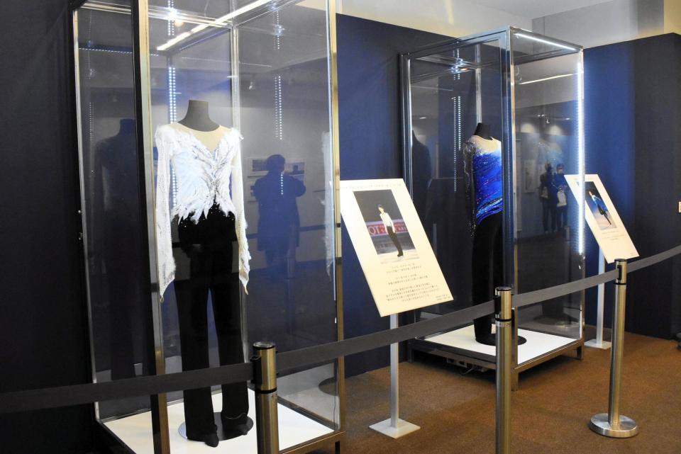 震災を思ったプログラムの衣装が展示されている