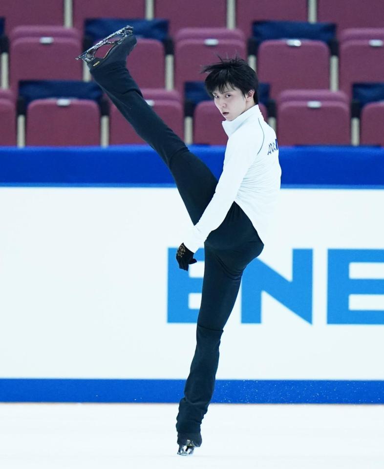 公式練習に臨む羽生結弦（代表撮影）