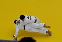 全日本選手権１回戦で河坂を足技で倒し「有効」を奪う永山