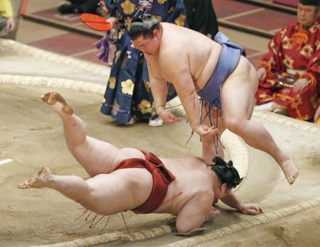 正代、大栄翔が２敗を維持朝乃山ら９勝目、２差に４人