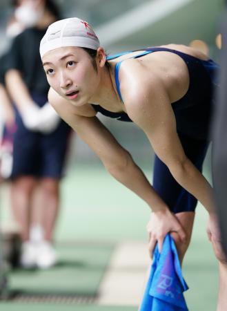 　女子１００メートル自由形で５５秒３５の４位に入った池江璃花子＝東京辰巳国際水泳場（代表撮影）