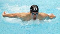 男子４００メートル個人メドレー　予選で力泳する萩野公介のバタフライ＝東京辰巳国際水泳場（代表撮影）