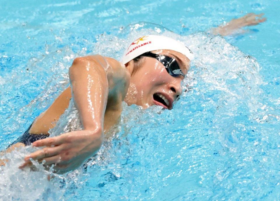 女子１００メートル自由形　予選で力泳する池江璃花子＝東京辰巳国際水泳場（代表撮影）