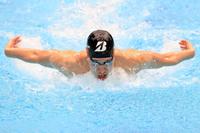 男子２００メートル個人メドレー決勝を制した萩野公介のバタフライ（代表撮影） 