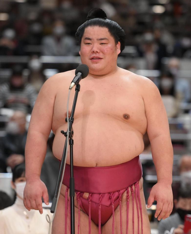 　初優勝を決めて喜びを語る大栄翔（撮影・堀内翔）