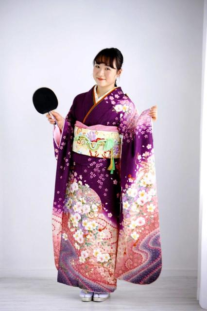 伊藤美誠、紫の振り袖姿披露　憧れの“大人”は吉田羊「かっこいい女性目指す」