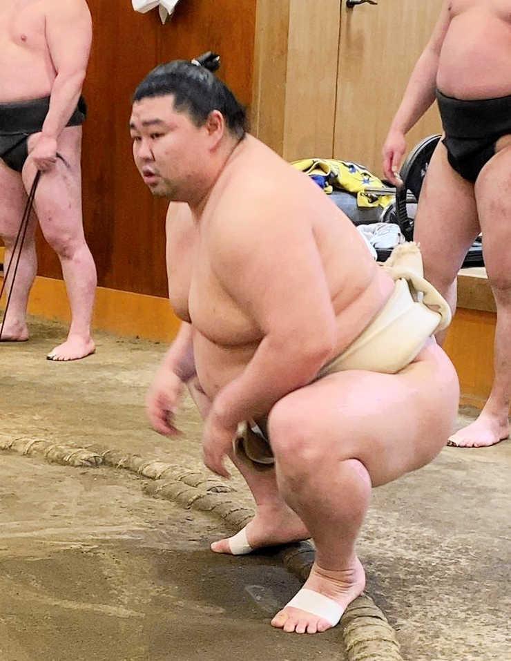 　稽古を再開した正代（日本相撲協会提供）