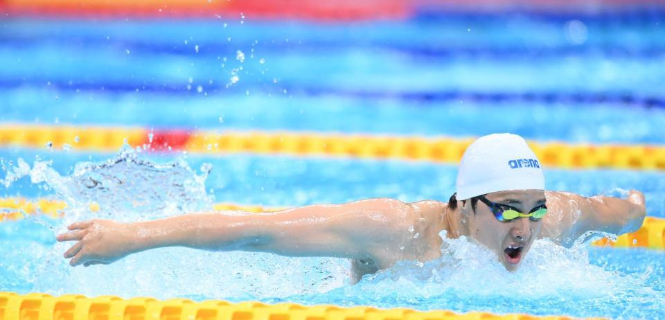 男子２００メートルバタフライ予選　全体１位で決勝に進出した瀬戸大也＝東京アクアティクスセンター（撮影・堀内翔）