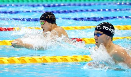 　２位の渡辺一平（手前）