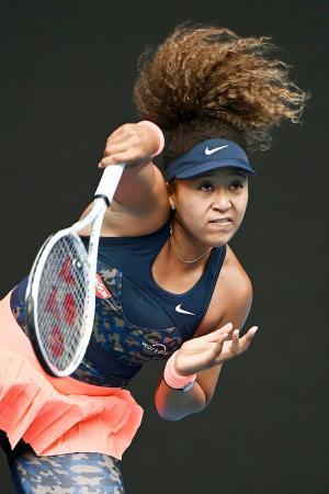 　女子シングルス４回戦で、ガルビネ・ムグルサと対戦する大坂なおみ＝メルボルン（ゲッティ＝共同）