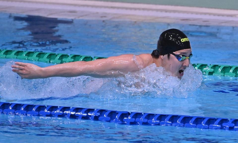 男子２００メートルバタフライ決勝で力泳する瀬戸大也（代表撮影）