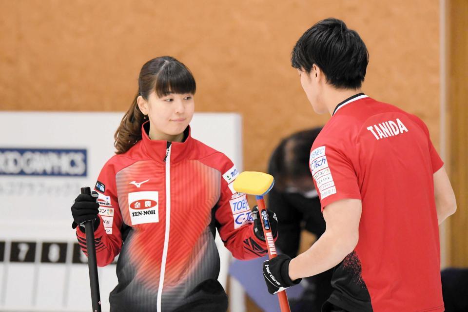 　試合に臨む（左から）松村千秋、谷田康真（Ｃ）ＪＣＡ　ＩＤＥ