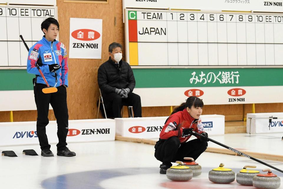 　決勝で戦った松村雄太（左）と松村千秋（（Ｃ）ＪＣＡ　ＩＤＥ）