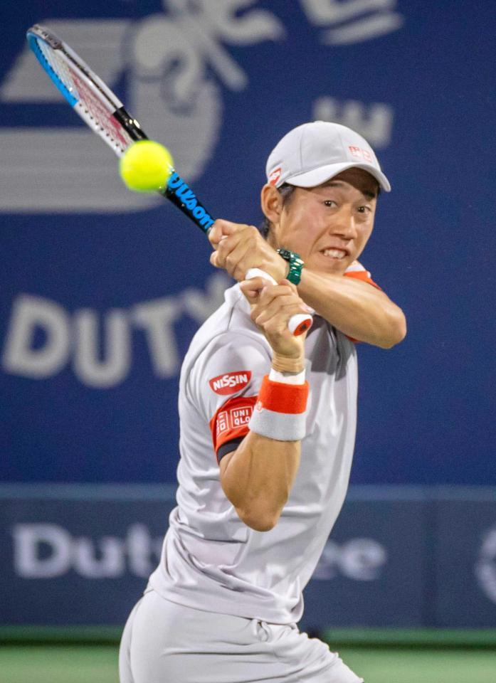 　ベデネと対戦する錦織圭（共同）