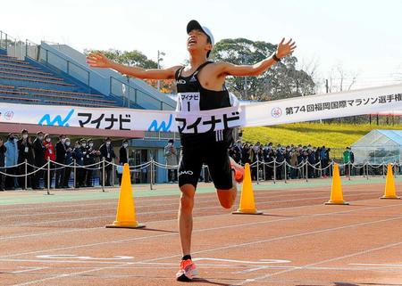 　福岡国際マラソンで初優勝した吉田祐也＝２０２０年１２月