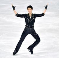 羽生結弦 ほぼ完璧SP106・98点 凛々しく“決め顔”4回転2