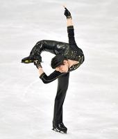 男子ＳＰで首位の羽生結弦＝ストックホルム（ＡＰ＝共同）
