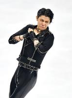 男子ＳＰで首位の羽生結弦＝ストックホルム（ＡＰ＝共同）