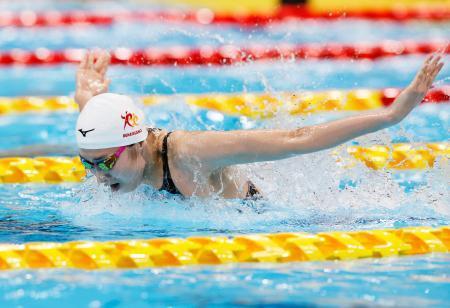 　女子１００メートルバタフライ準決勝　力泳する池江璃花子＝東京アクアティクスセンター