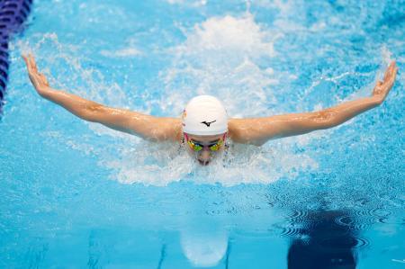 　競泳の日本選手権女子１００メートルバタフライで優勝した池江璃花子＝４日、東京アクアティクスセンター
