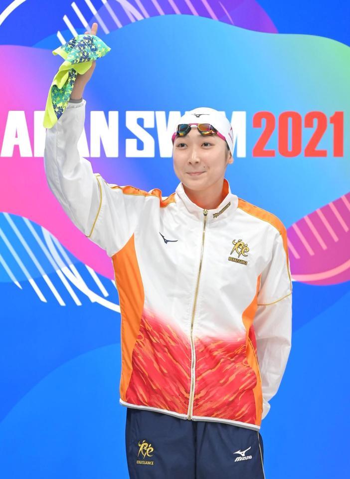 　準決勝の舞台に入場する池江璃花子（撮影・高部洋祐）