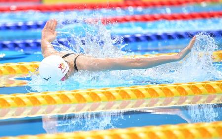 　女子５０メートルバタフライで力泳する池江璃花子（撮影・高部洋祐）