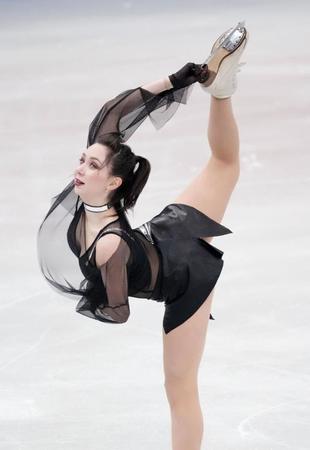 演技するエリザベータ・トゥクタミシェワ＝丸善インテックアリーナ大阪（代表撮影）