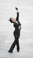 演技する羽生結弦＝丸善インテックアリーナ大阪（代表撮影）