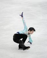 演技する羽生結弦＝丸善インテックアリーナ大阪（代表撮影）