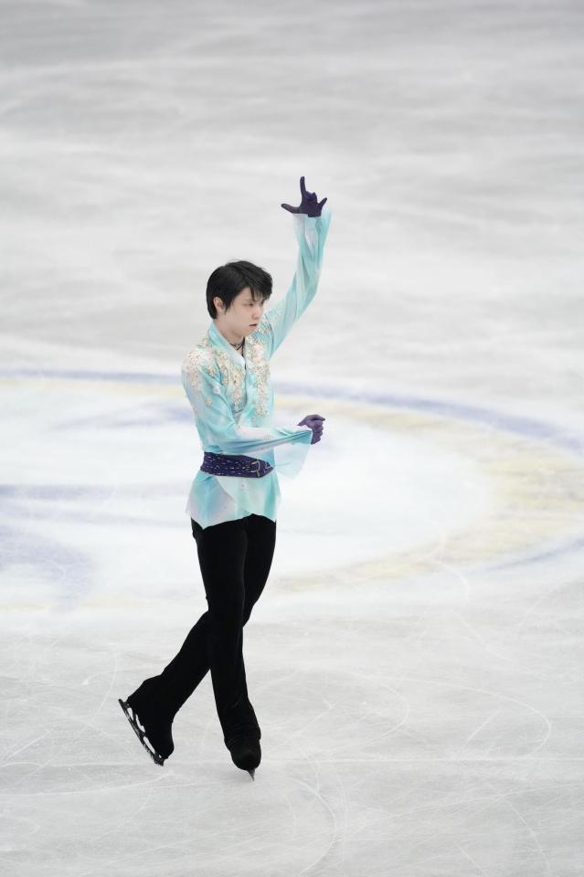 演技する羽生結弦＝丸善インテックアリーナ大阪（代表撮影）