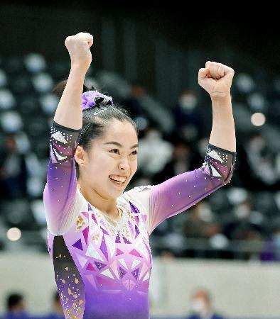 村上茉愛が２連覇、畠田瞳２位体操の全日本選手権女子