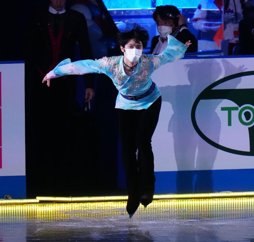 　オープニングに登場した羽生結弦＝大阪市丸善インテックアリーナ大阪（代表撮影）