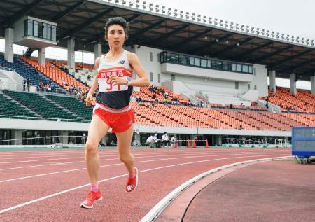 　女子３０００メートルにオープン参加し、８分５８秒５４だった田中希実＝岐阜長良川競技場