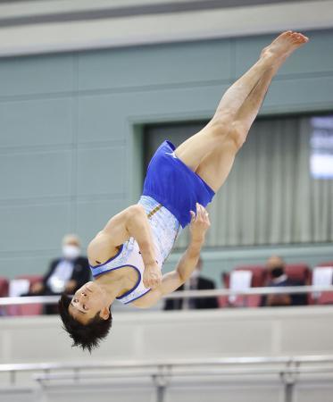 体操、１９歳橋本が初Ｖで五輪へ２位萱と初の代表切符