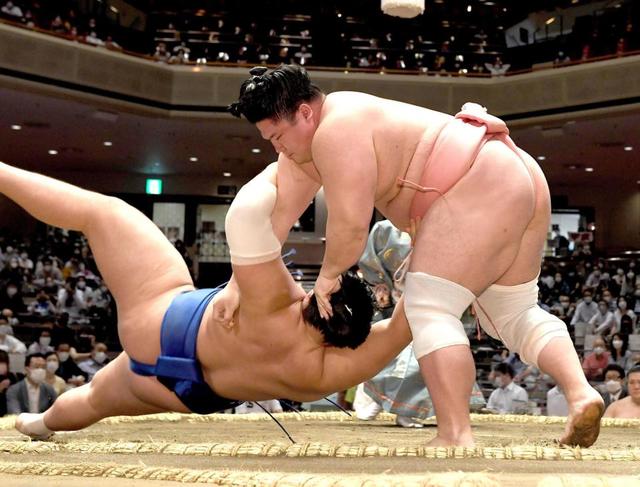 宇良、業師の真骨頂！肩すかしで６勝目　いざ１３４３日ぶり幕内土俵へ