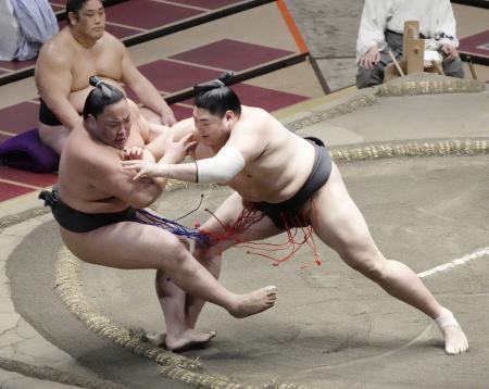 阿炎が幕下優勝、十両復帰へ序二段は千鵬制す