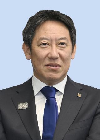 　鈴木大地氏