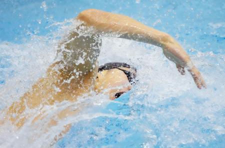 競泳、松元が自己記録へ０秒１０池江は１００ｍ背泳ぎで１位