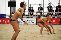 五輪代表に初内定した石井美樹（左）、村上めぐみペア＝ドーム立川立飛