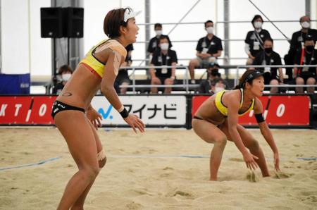 　五輪代表に初内定した石井美樹（左）、村上めぐみペア