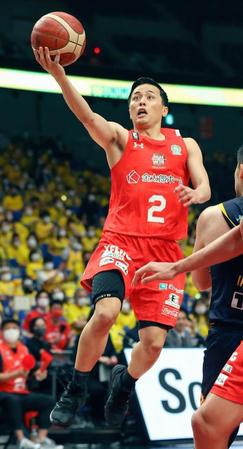 宇都宮－千葉　第４クオーター、シュートを決める千葉・富樫＝横浜アリーナ（代表撮影）